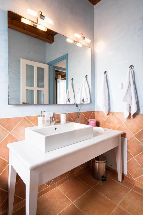 Beachfront Villa Turquoise With Private Pool, Bbq And Ping Pong Table Chania  Екстер'єр фото