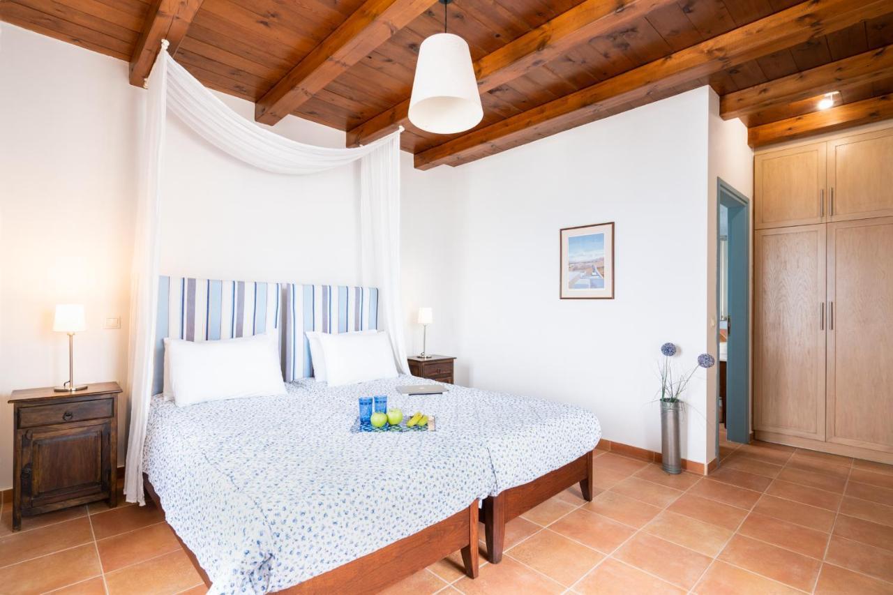Beachfront Villa Turquoise With Private Pool, Bbq And Ping Pong Table Chania  Екстер'єр фото