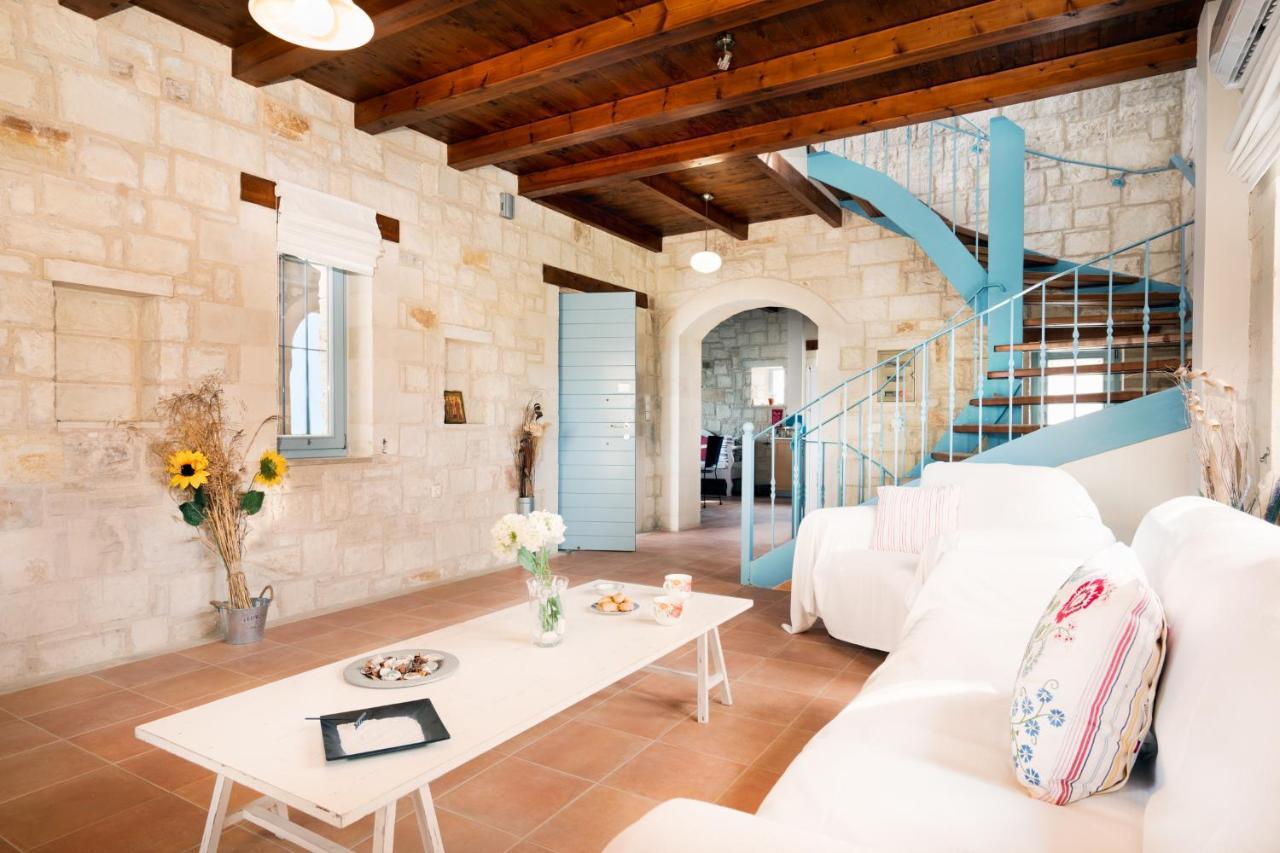 Beachfront Villa Turquoise With Private Pool, Bbq And Ping Pong Table Chania  Екстер'єр фото