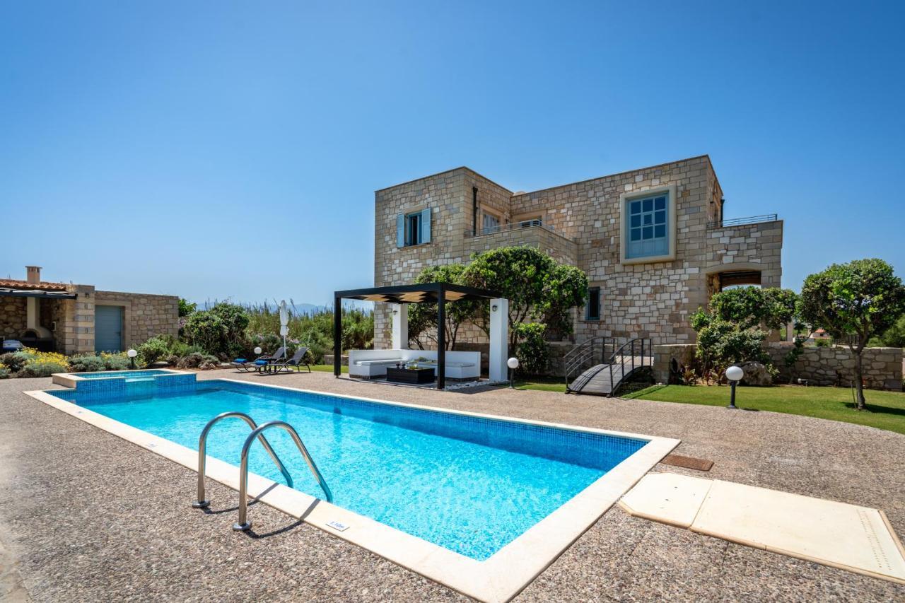 Beachfront Villa Turquoise With Private Pool, Bbq And Ping Pong Table Chania  Екстер'єр фото